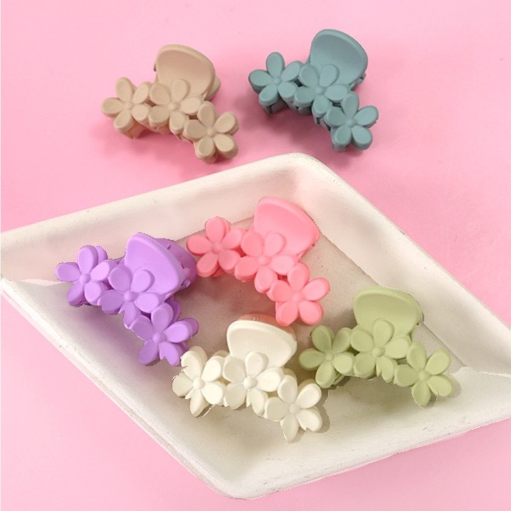 New Set of 6 Mini Petal Hair Claw Clips